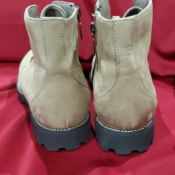 Blondo tan waterproof lace up side zip lug sole boots - Picture 4 of 12